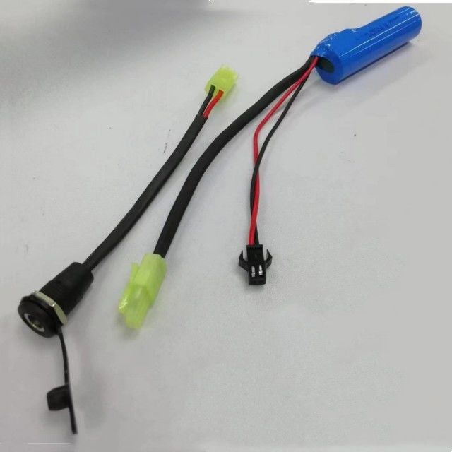 SM-2P بطارية مضخة مياه 18650 1s 3.7 فولت 2000 مللي أمبير مع قابس شحن DC5521