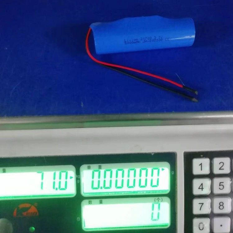 3.7 فولت 5000mAh 21700 حزمة مع PCB والرؤوس 20 AWG للأجهزة الإلكترونية